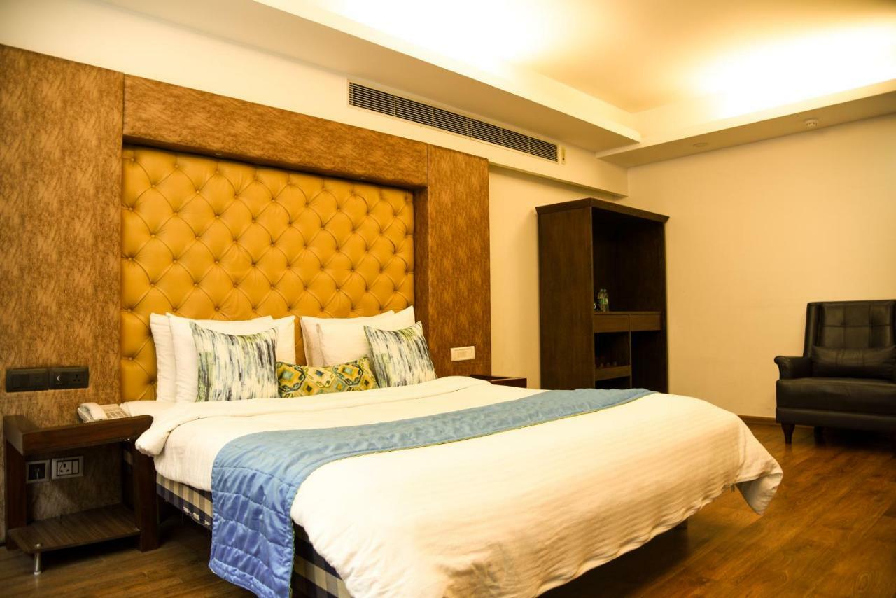 ניו דלהי Virohaa Hotel מראה חיצוני תמונה